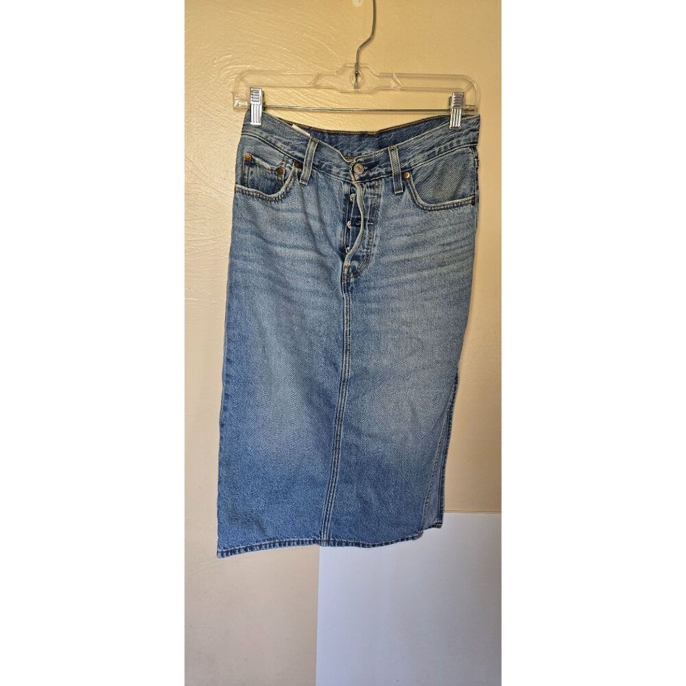 Levi's Stonewashed Icon Medium Length Denim Skirt Classic 90's Side Slit Size 25